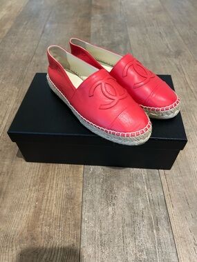 CHANEL Coral Red Leather Espadrille Flats